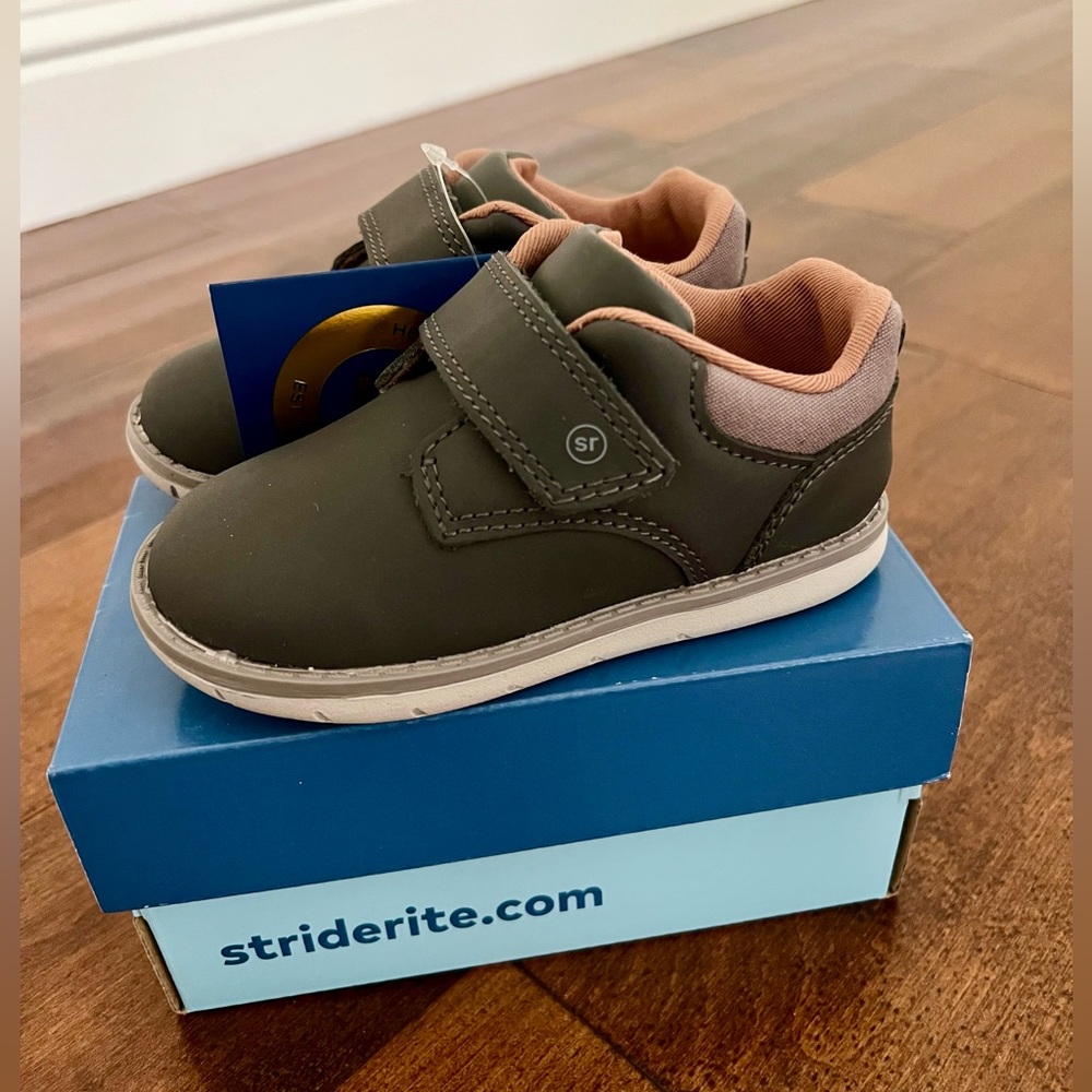 Brand new Stride Rite baby boy Griffin Shoes Grey size 6.5 W